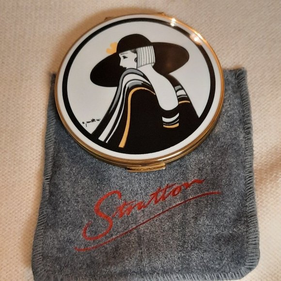 Stratton compact - Picture 4 of 4